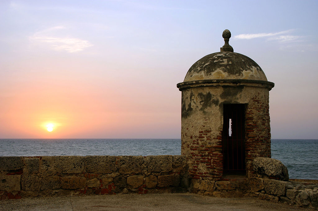 1024px-Sunset-cartagena-tower-dewired